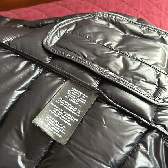 Mackage down puffer coat in like new condition chic warm light Montreal’s best - Picture 12 of 16